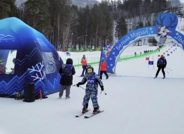 Особенные ребята из трех регионов РФ приняли участие в соревнованиях по горнолыжному спорту
